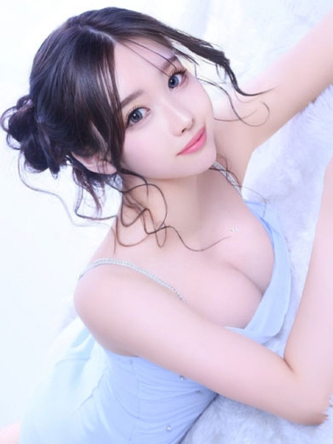 タレント りいさ