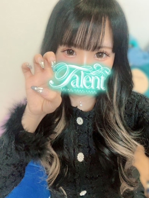 タレント りいな